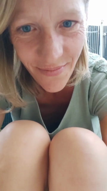 BlueEye_Girl  12-07-2021 lesbian Female
